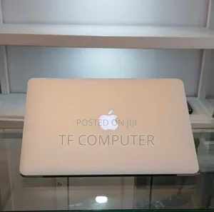 New Laptop Apple MacBook Pro 2015 8GB Intel Core I5 SSD 256GB