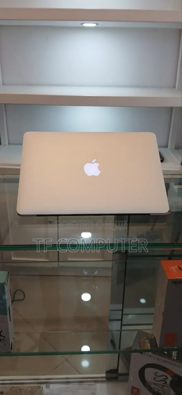 New Laptop Apple MacBook Pro 2015 8GB Intel Core I5 SSD 256GB