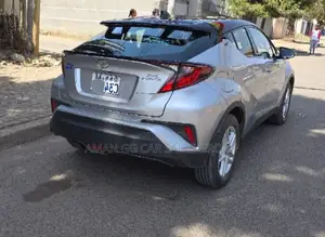 Toyota C-HR 2022 Silver