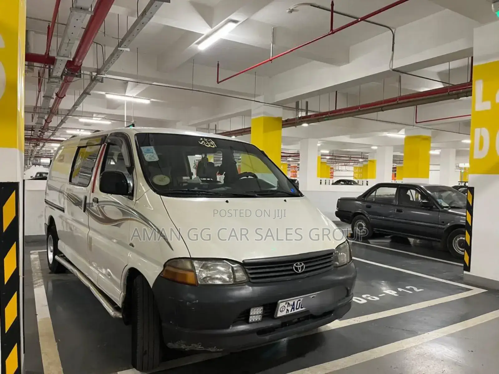 Toyota HiAce 2001 White