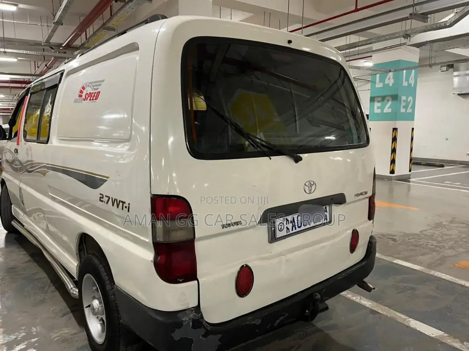 Toyota HiAce 2001 White