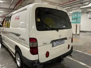 Toyota HiAce 2001 White