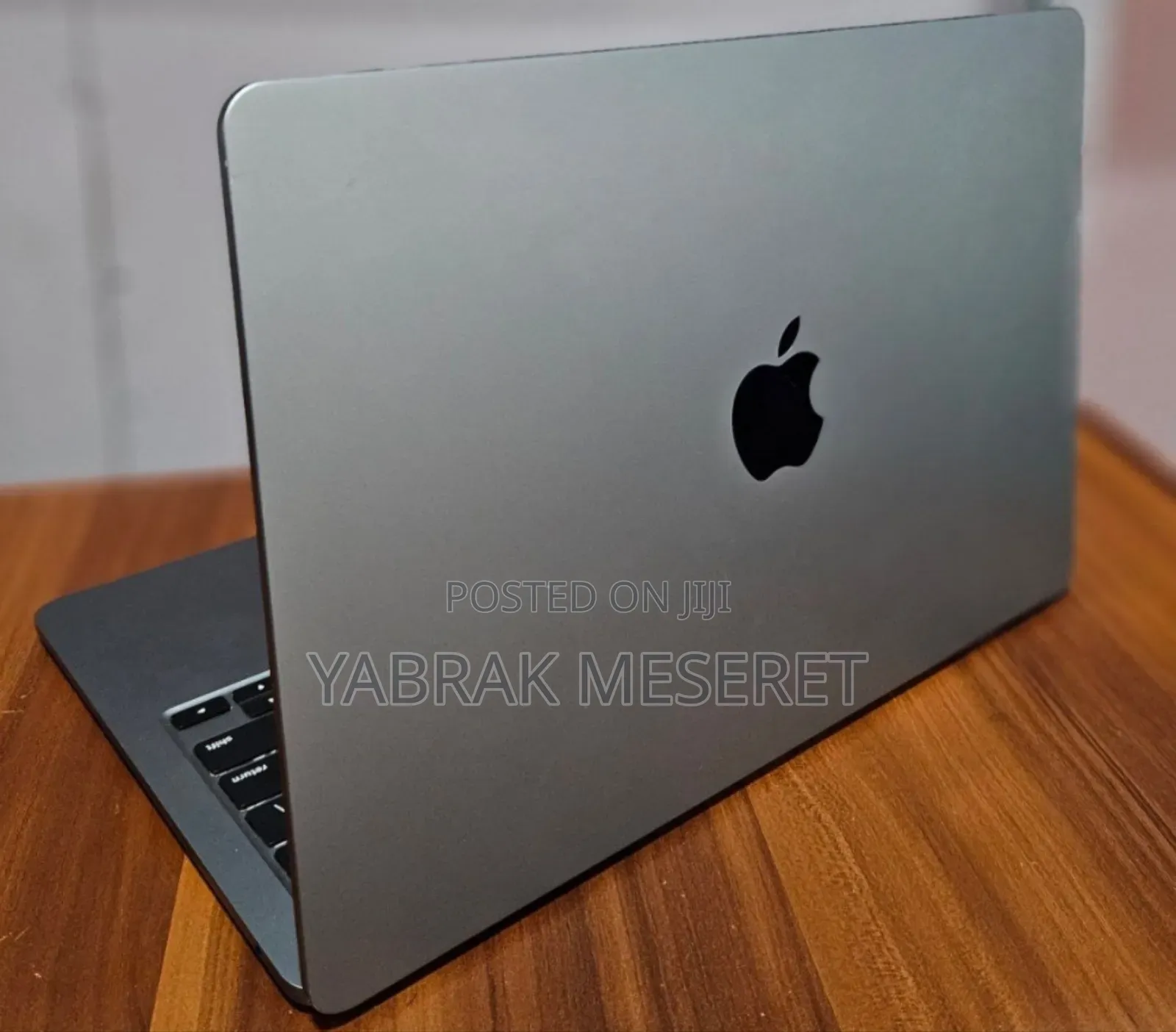 New Laptop Apple MacBook Air 2022 M2 8GB Apple M2 SSD 256GB
