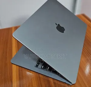 New Laptop Apple MacBook Air 2022 M2 8GB Apple M2 SSD 256GB