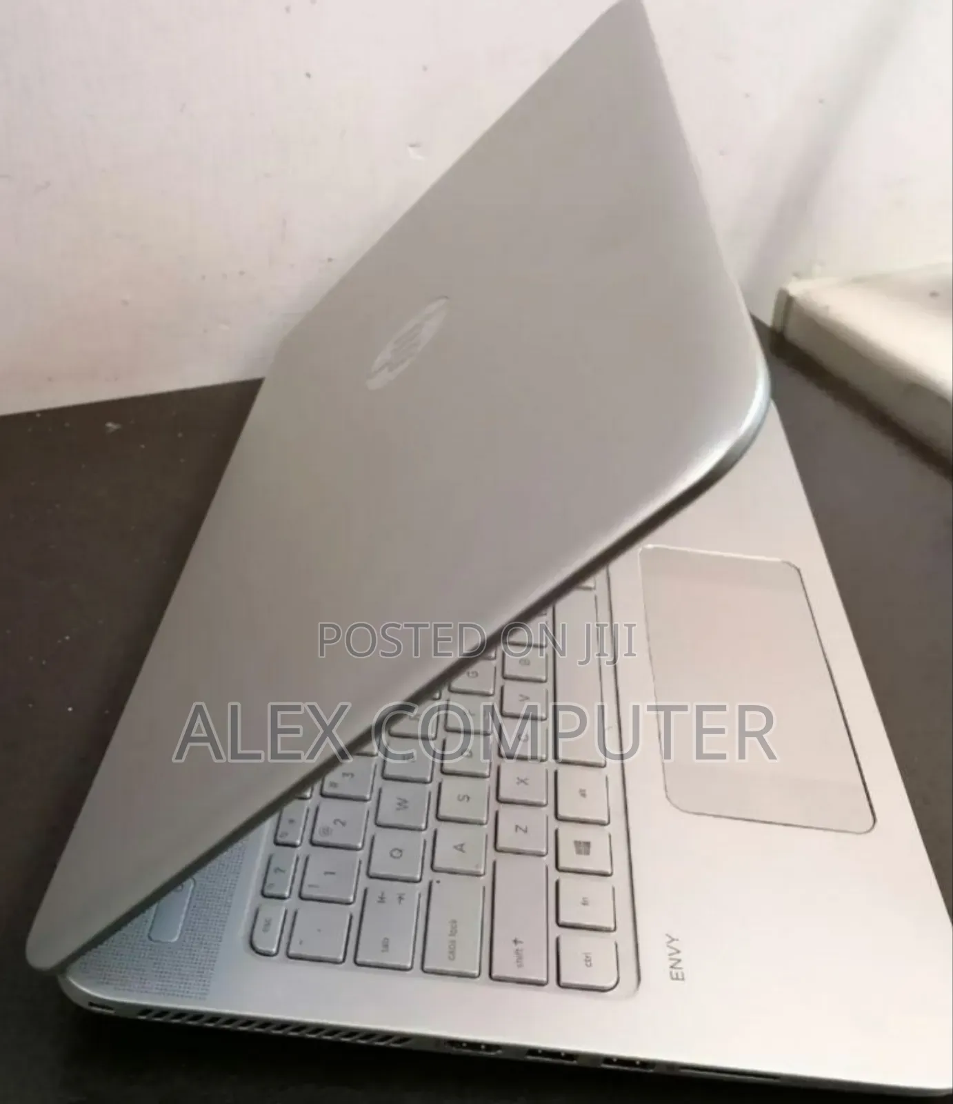 New Laptop HP Pavilion 15 8GB Intel Core I7 HDD 1T