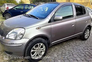 Photo - Toyota Vitz 2002 Beige