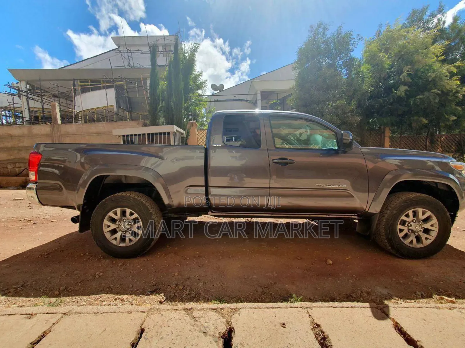 Toyota Tacoma SR5 2017 Gray