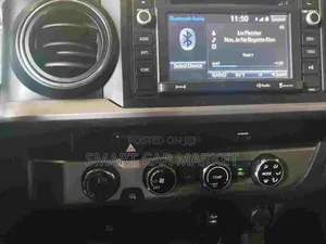 Toyota Tacoma SR5 2017 Gray