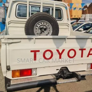 Toyota Land Cruiser 2020 White