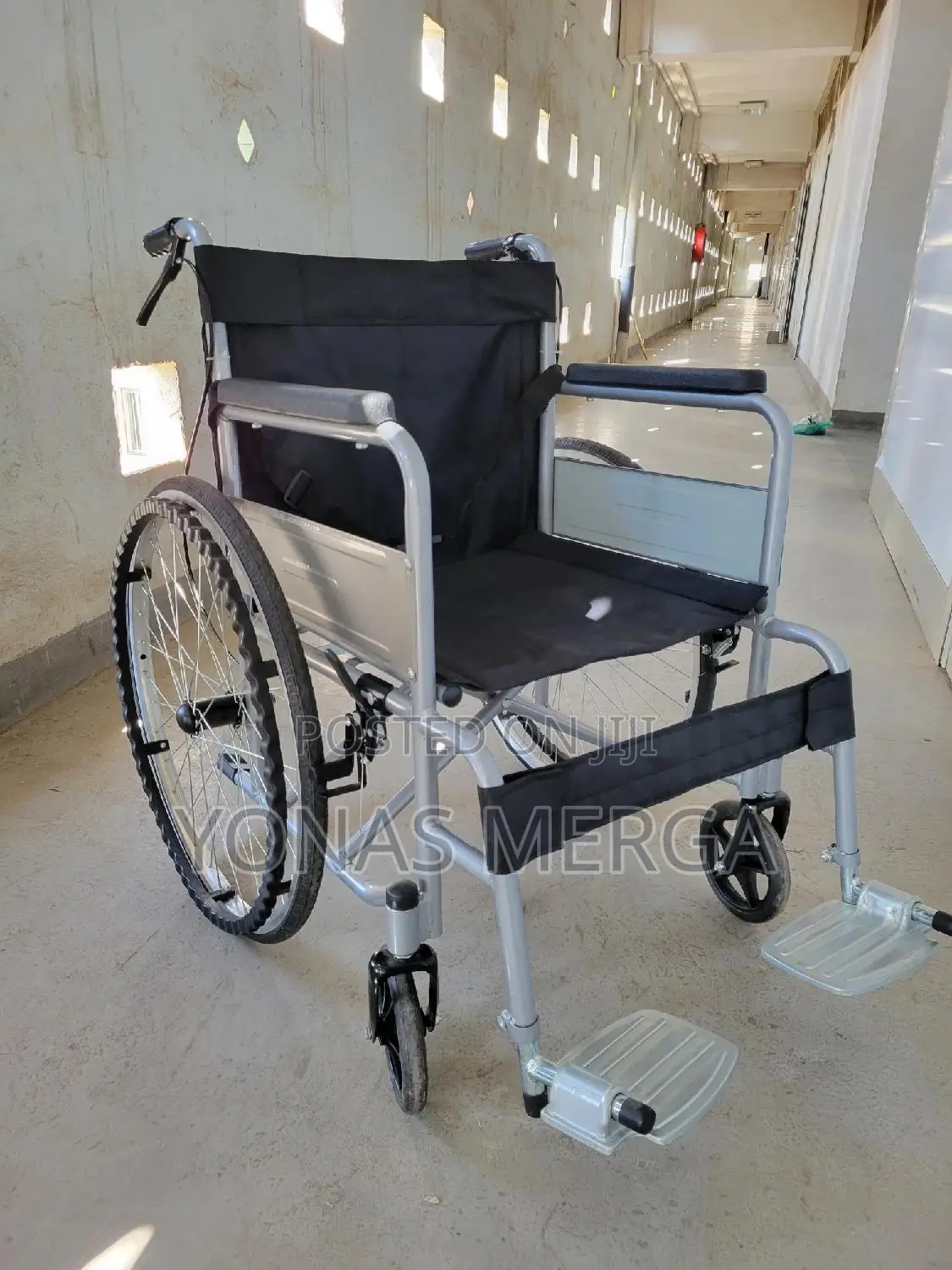 Foldable Wheelchair氫strength to Safely Propel the Wheelchair
