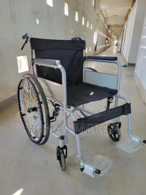 Foldable Wheelchair氫strength to Safely Propel the Wheelchair