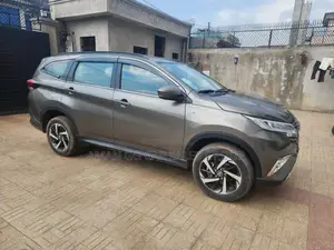 Toyota Rush 2018 Gray