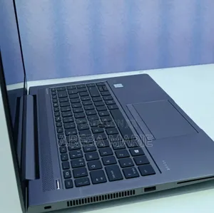 New Laptop HP ZBook Studio G5 8GB Intel Core I5 SSD 256GB