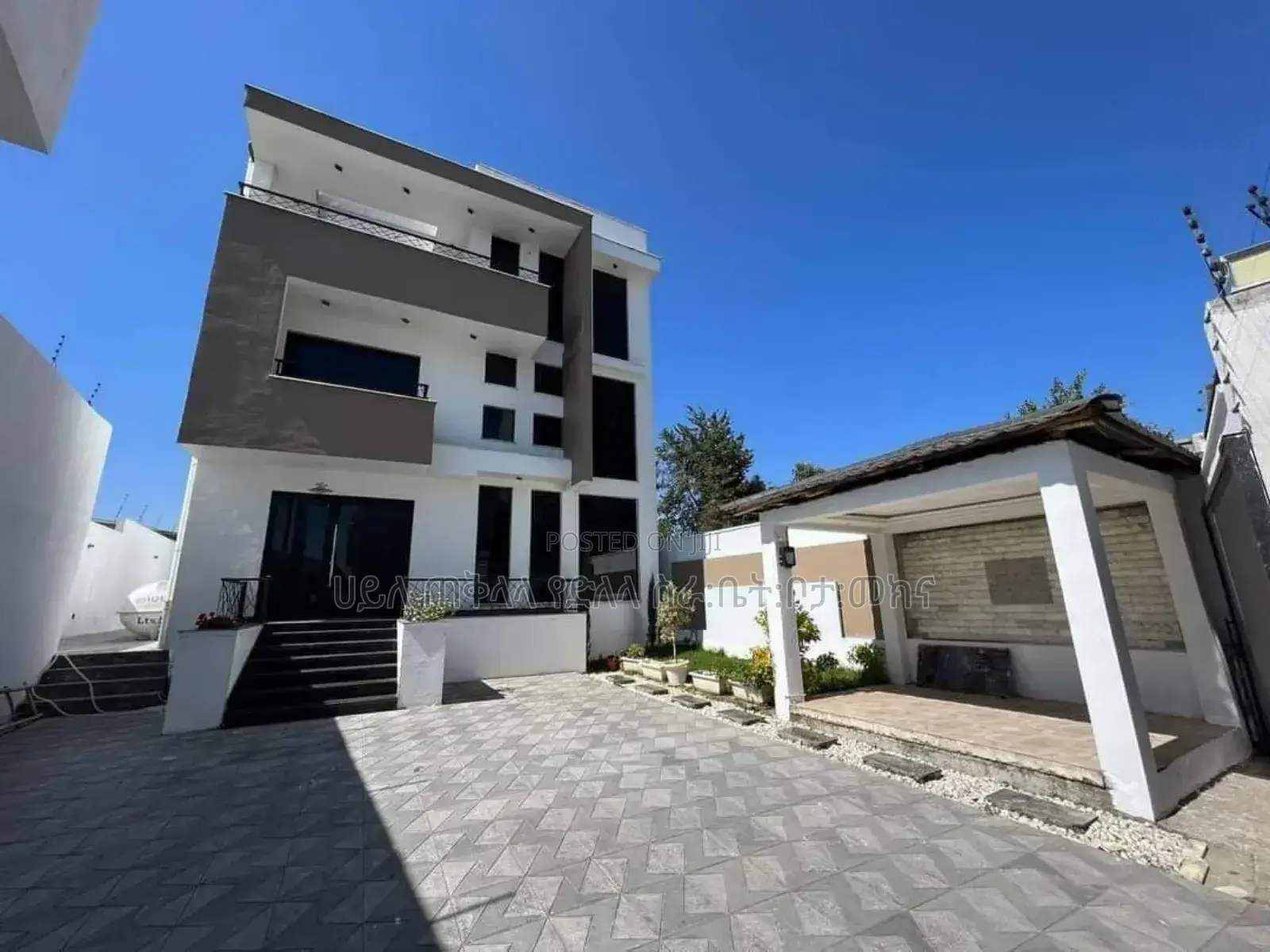 Furnished 5bdrm Townhouse/Terrace in Gerji Jakiros Area, Bole for sale