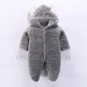 ለክረምቱ ተስማሚ የሆነ ባለፈር ልብስ