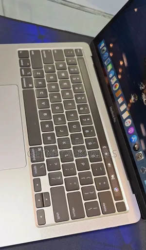 New Laptop Apple MacBook Pro 2020 16GB Intel Core I7 SSD 512GB