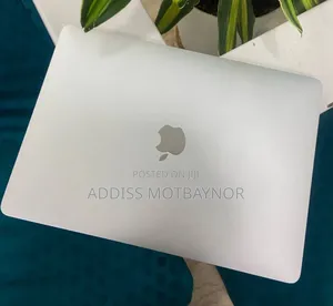 Photo - New Laptop Apple MacBook Air 2022 M2 8GB Intel Core M2 SSD 512GB