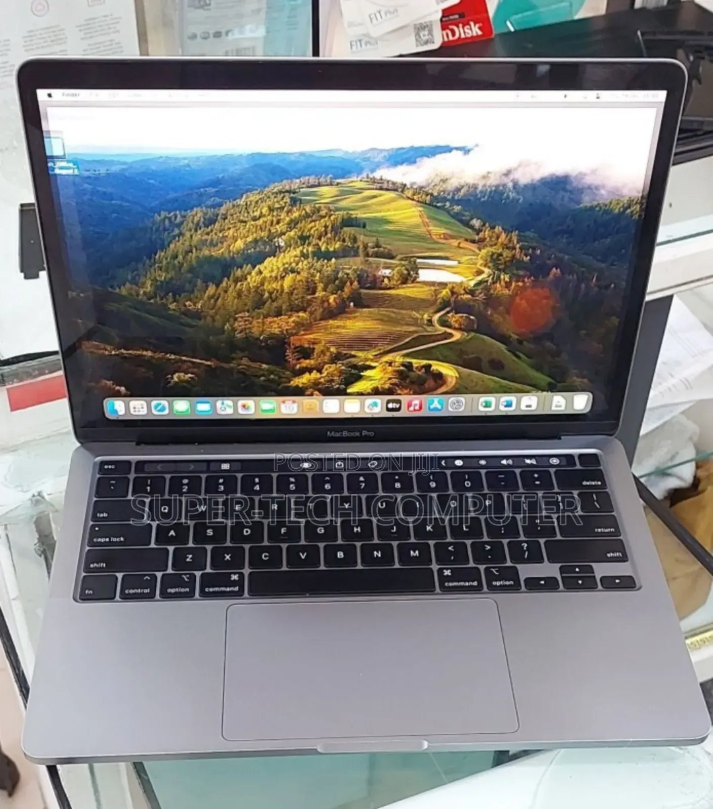 New Laptop Apple MacBook Pro 2020 16GB Intel Core I7 SSD 512GB