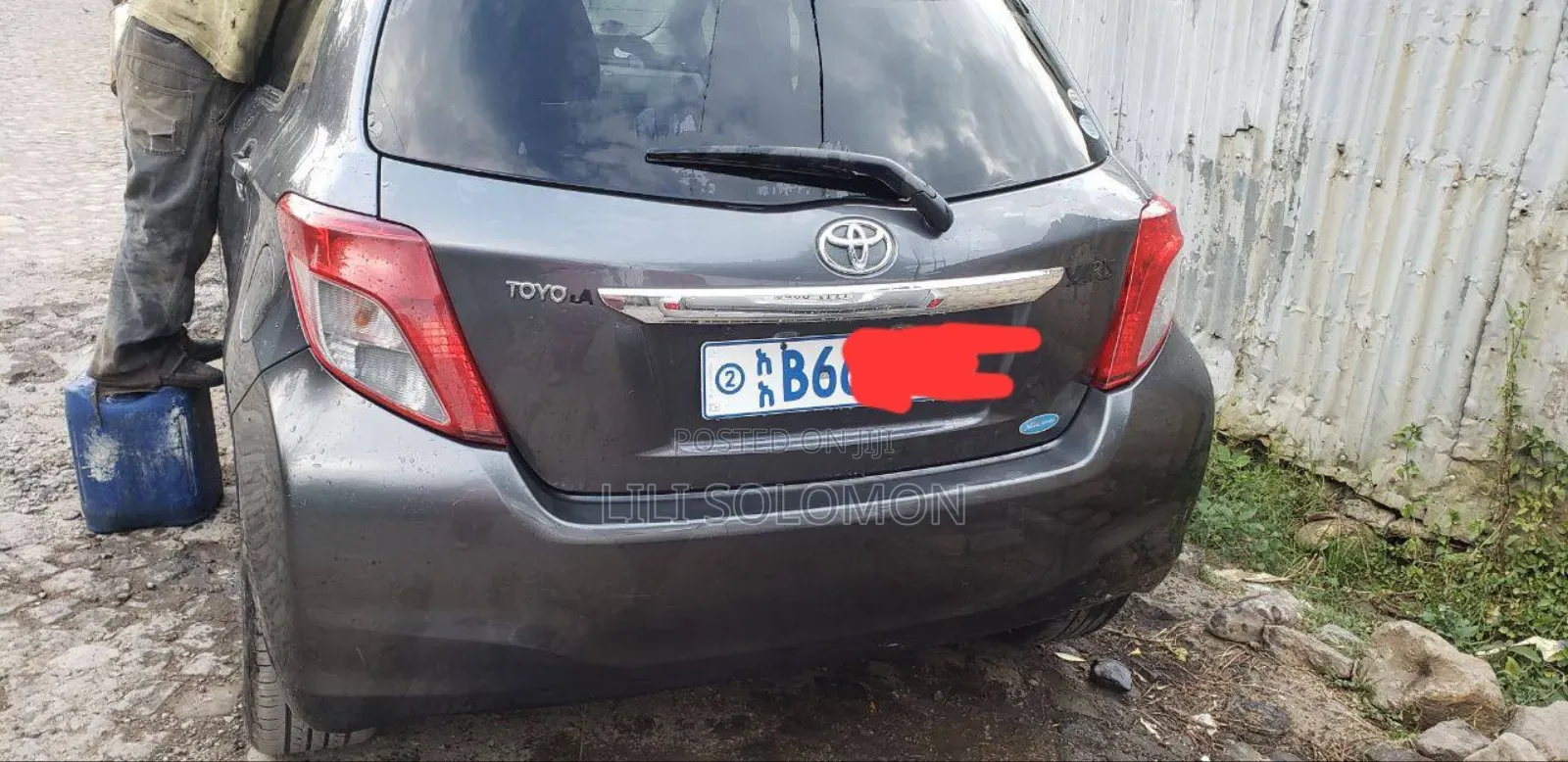 Toyota Yaris 2012 Gray