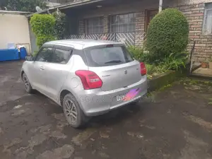 Suzuki Swift 2022 Silver