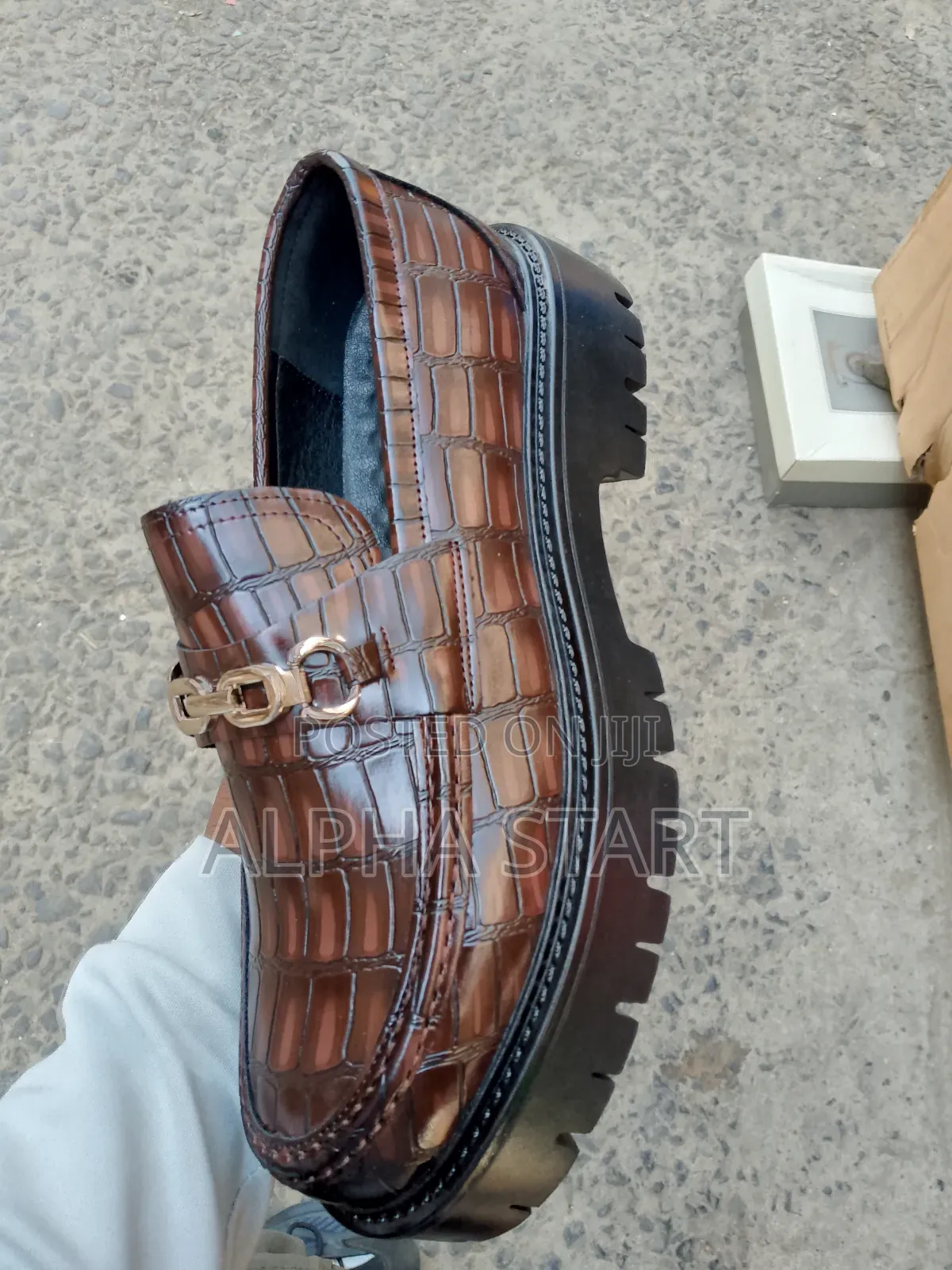 Original Lather 3 Color Brown Flat Shoes for You