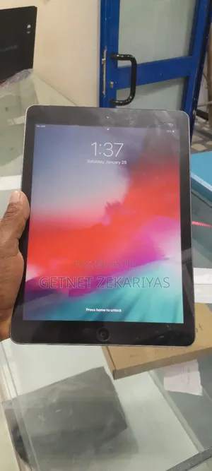 Photo - New Apple iPad 10.2 (2019) 64 GB