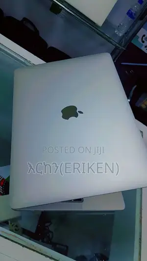 Photo - New Laptop Apple MacBook Pro M1 16GB Apple M1 Pro SSD 256GB