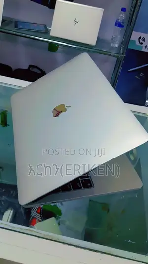 New Laptop Apple MacBook Pro M1 16GB Apple M1 Pro SSD 256GB