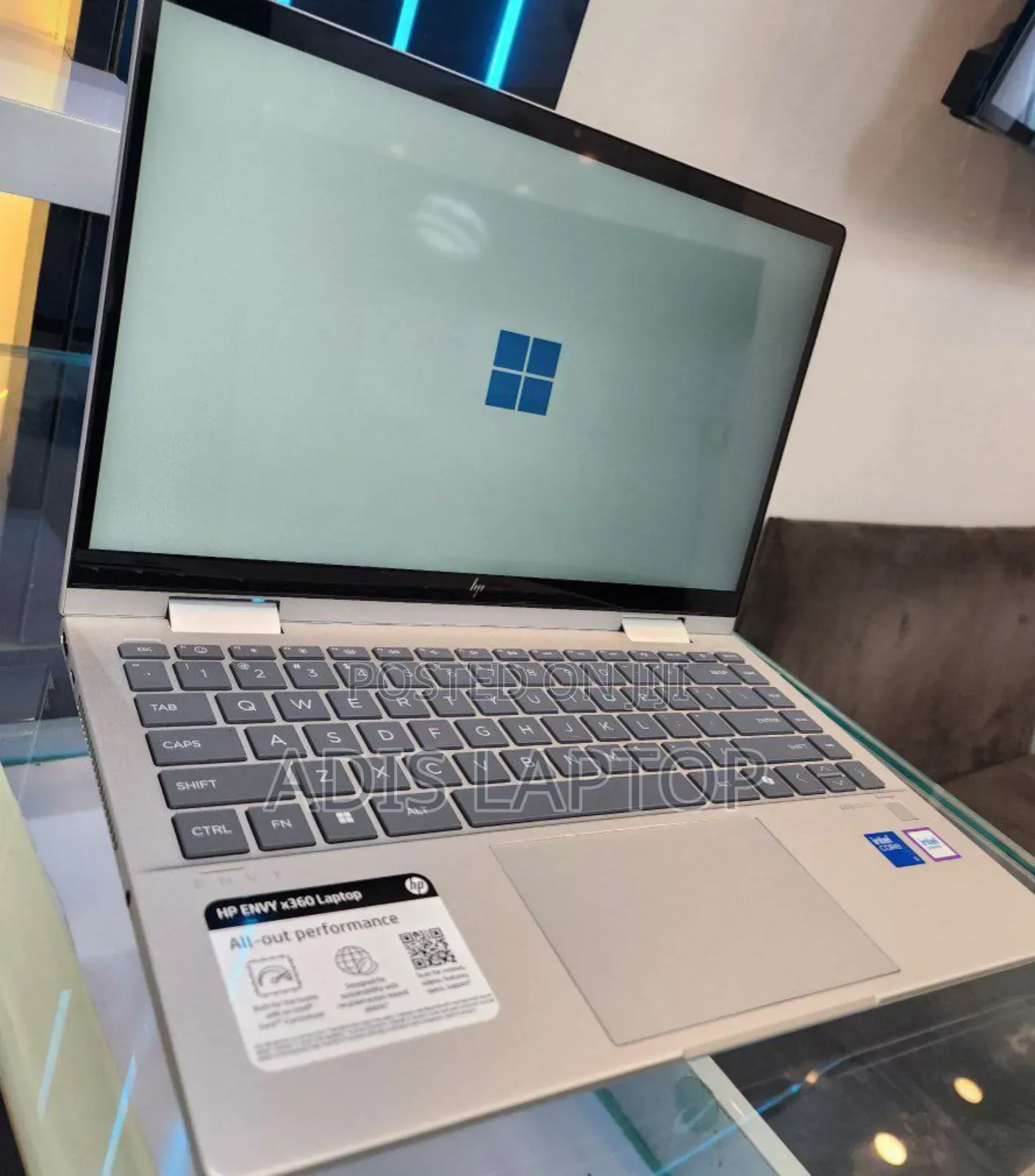 New Laptop HP Envy X360 8GB Intel Core I5 SSD 512GB