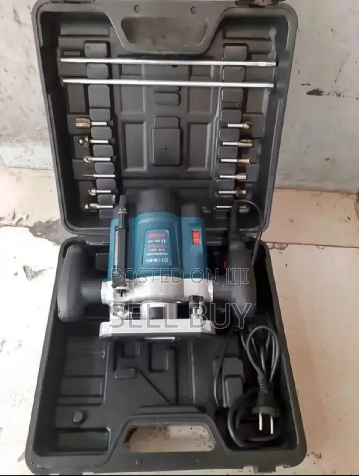 Bosch Router With Router Bit