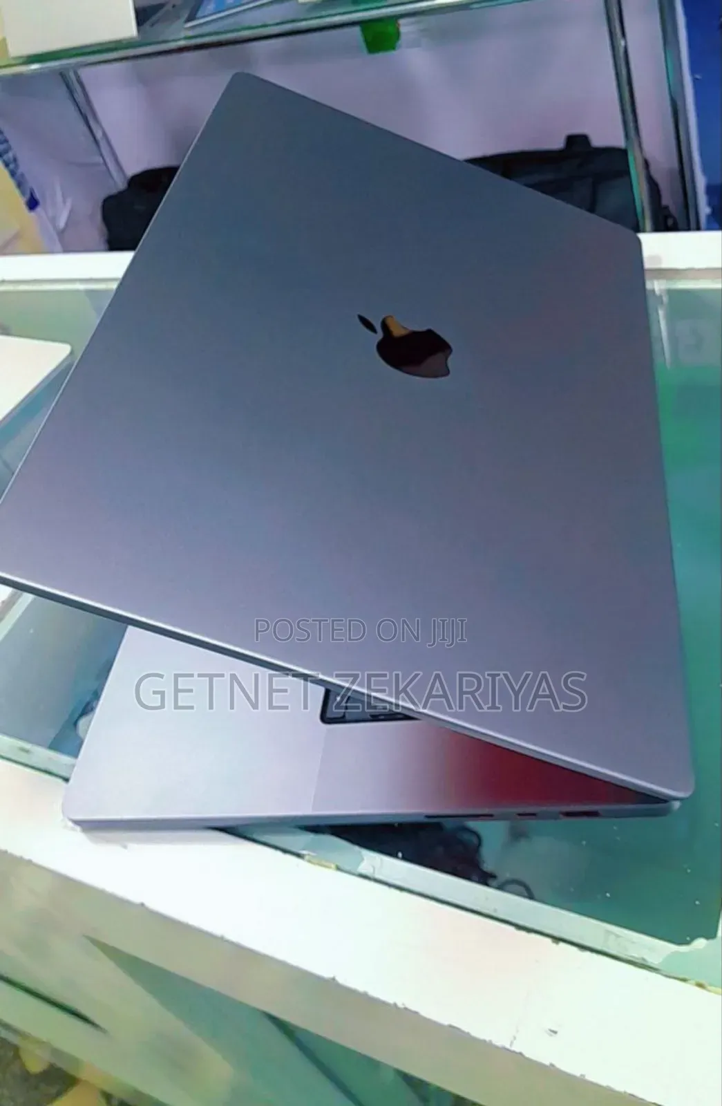 New Laptop Apple MacBook Pro M1 16GB Apple M1 Pro SSD 1T