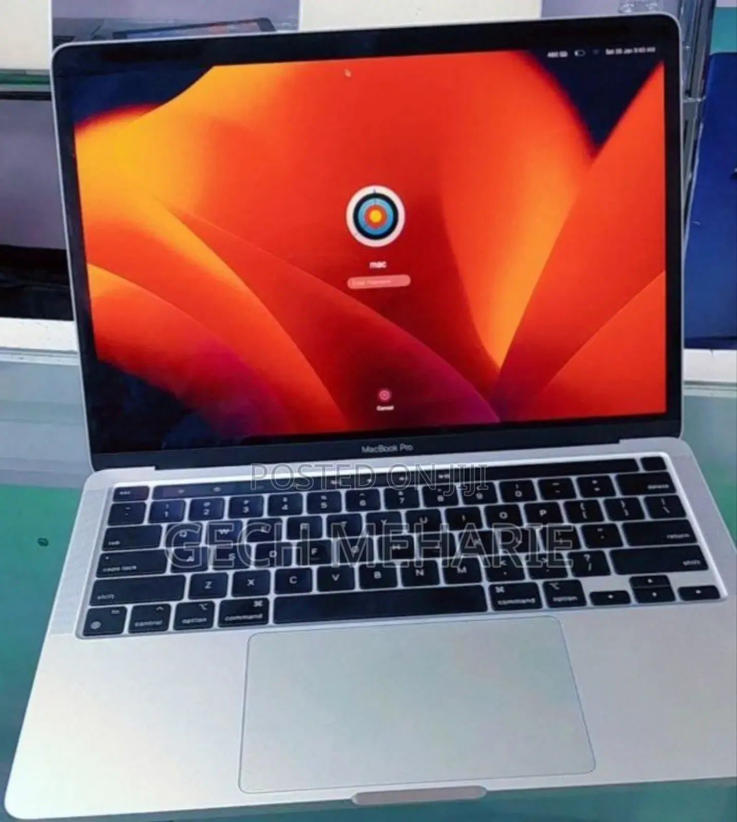 New Laptop Apple MacBook Pro 2020 M1 16GB Apple M1 Pro SSD 256GB