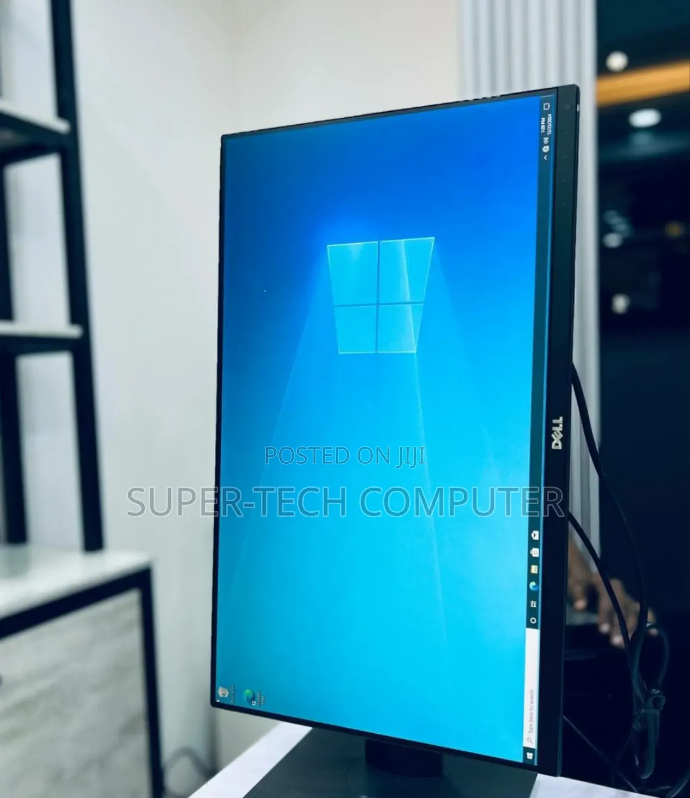 Dell 24 Inch Frameless Monitor in Bulk