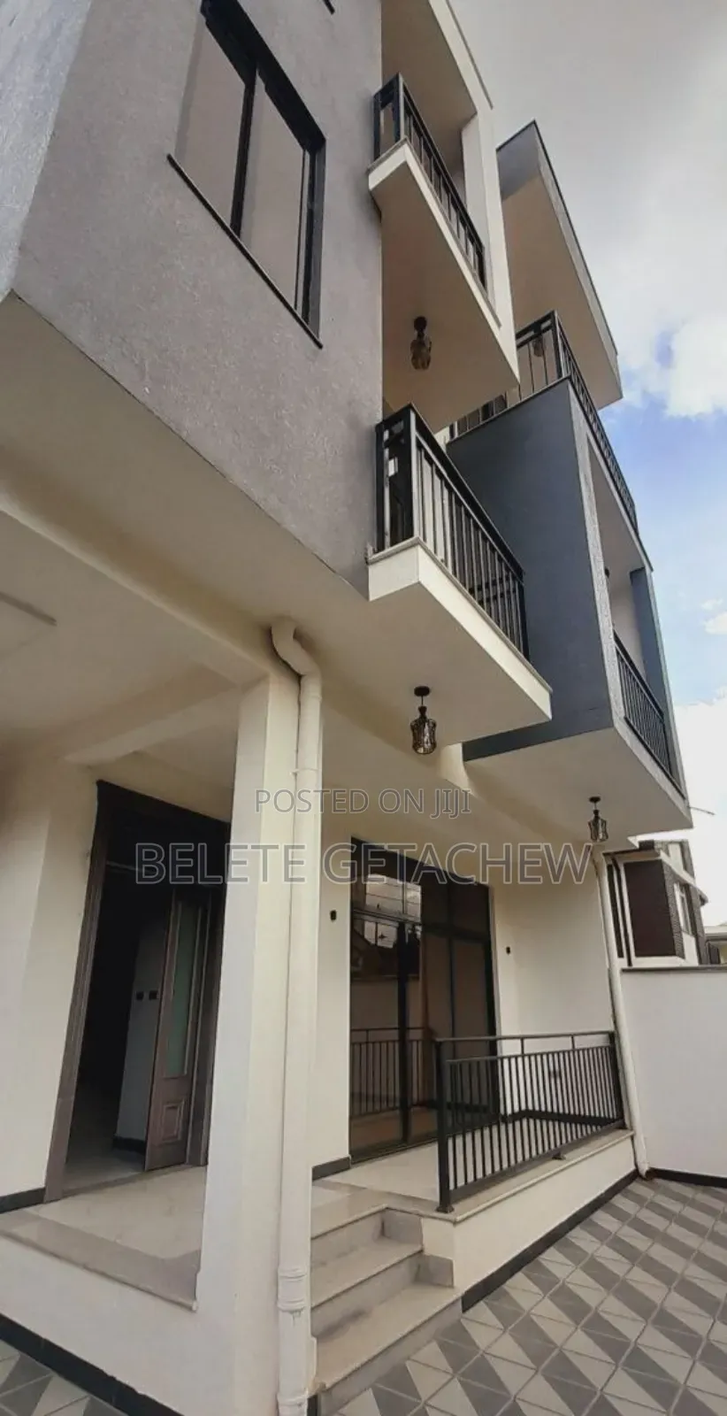 7bdrm House in Ayat Zone, G+2, Bole for sale