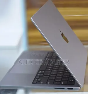 New Apple MacBook Pro 2023 M3 14-inch 16GB Apple M3 Pro SSD 512GB