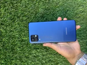 Photo - Samsung Galaxy A12 128 GB Blue