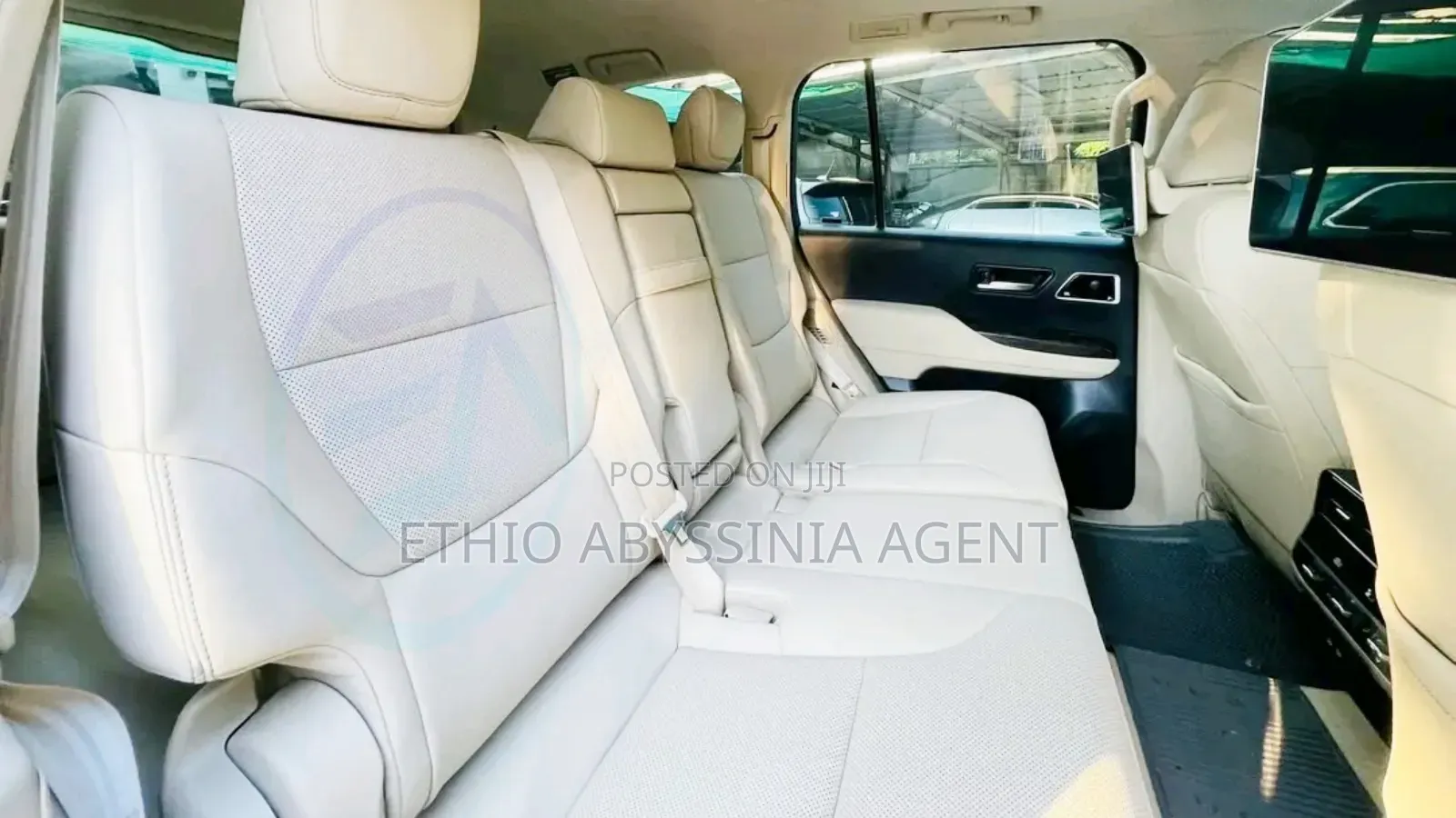 Toyota Land Cruiser LC300, GXL for Rent