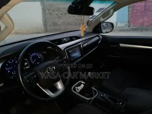 Toyota Hilux 2019 Blue