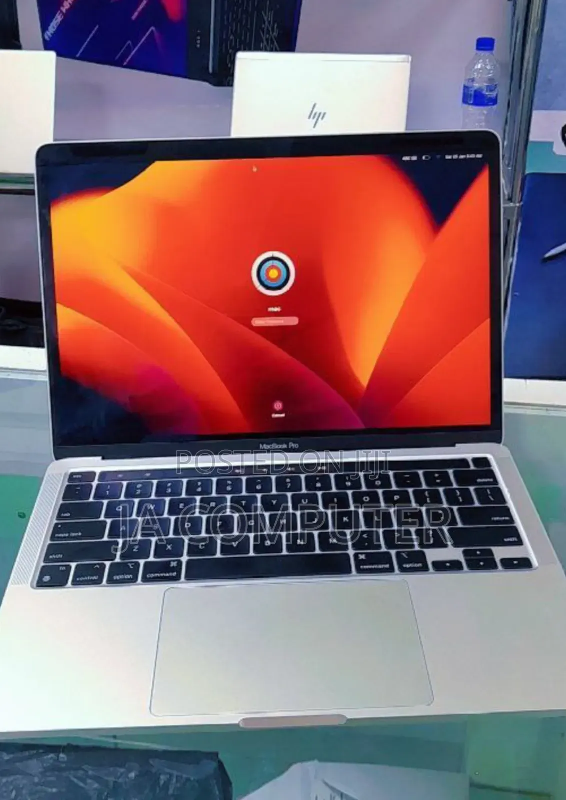 New Laptop Apple MacBook Pro 2020 M1 16GB Apple M1 Pro SSD 256GB