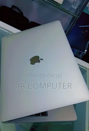 New Laptop Apple MacBook Pro 2020 M1 16GB Apple M1 Pro SSD 256GB