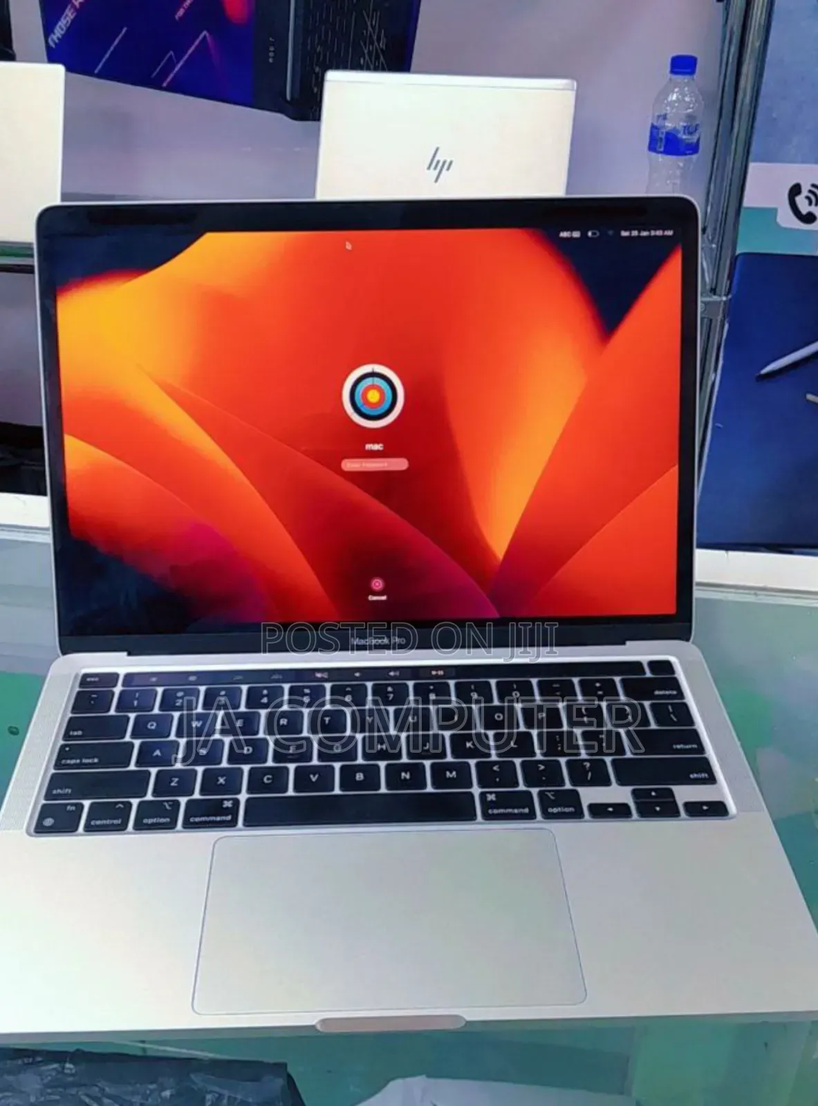 New Laptop Apple MacBook Pro 2020 M1 16GB Apple M1 Pro SSD 256GB