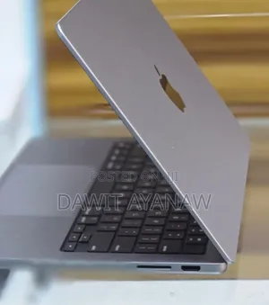 New Apple MacBook Pro 2023 M3 14-Inch 16GB Apple M3 Pro SSD 512GB