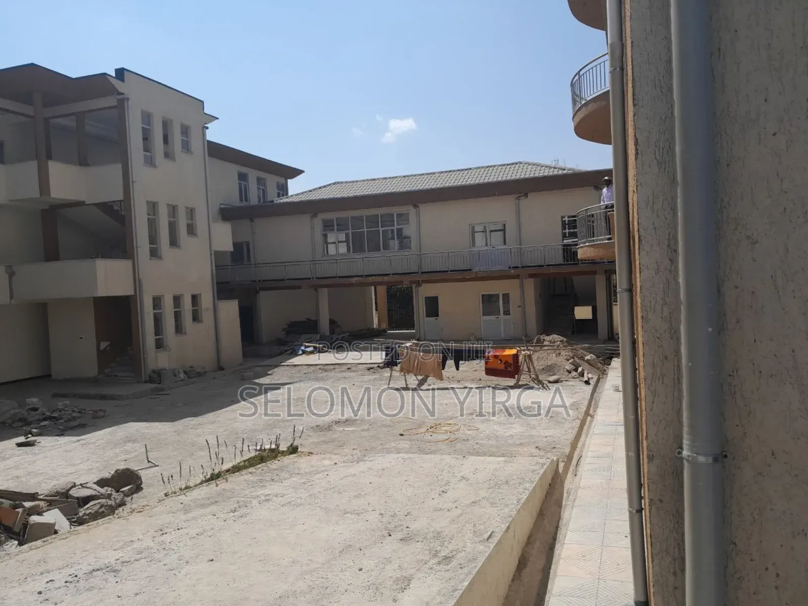 የሚከራይ ትምርት ቤት