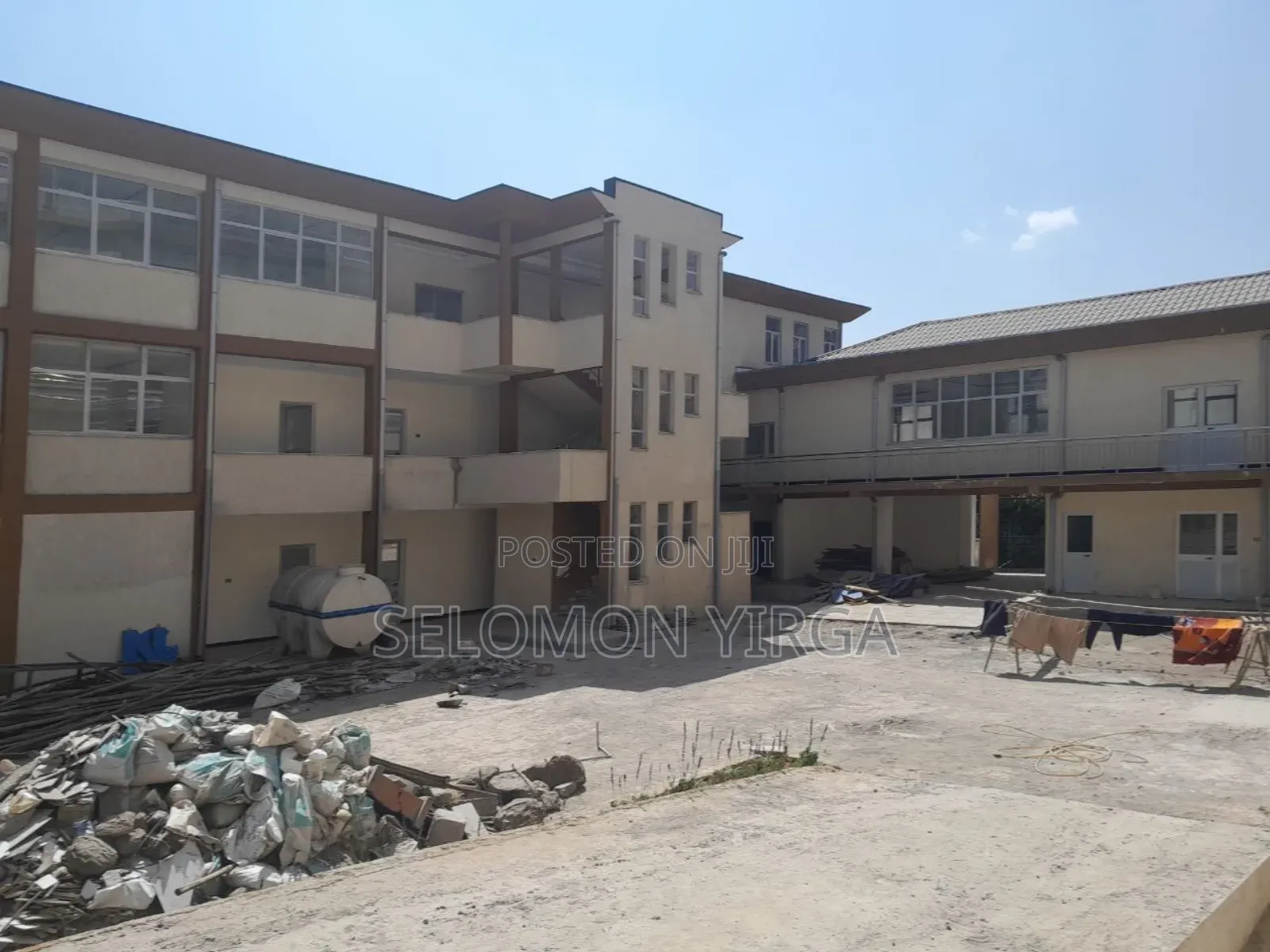 የሚከራይ ትምርት ቤት