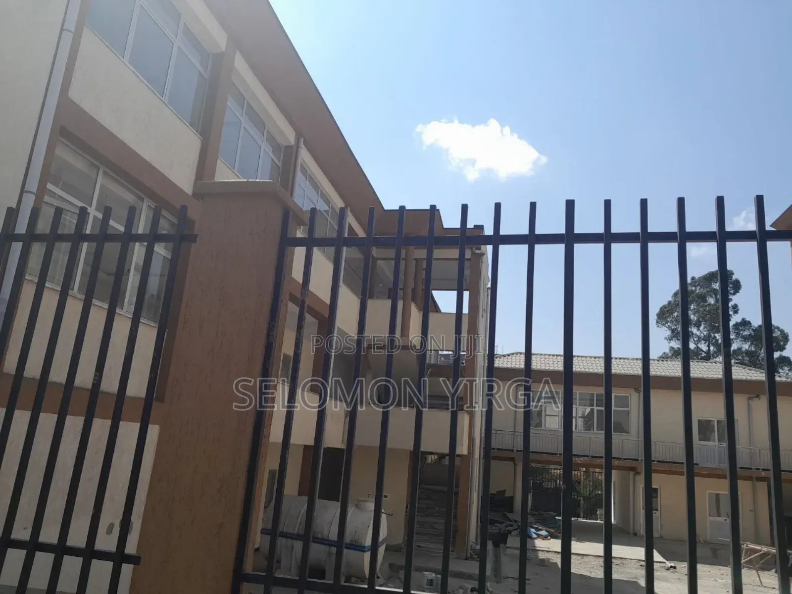 የሚከራይ ትምርት ቤት