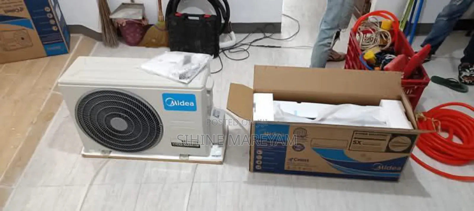 Midea 12000 BTU Mini Split AC/Heating System, 208/230v, 21.5