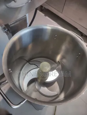 ለስራ የሚሆን የሽንኩርት መፍጫና የበርበሬ መደለዣ ማሽን