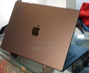 New Laptop Apple MacBook Pro 2023 M3 14-Inch 18GB SSD 512GB