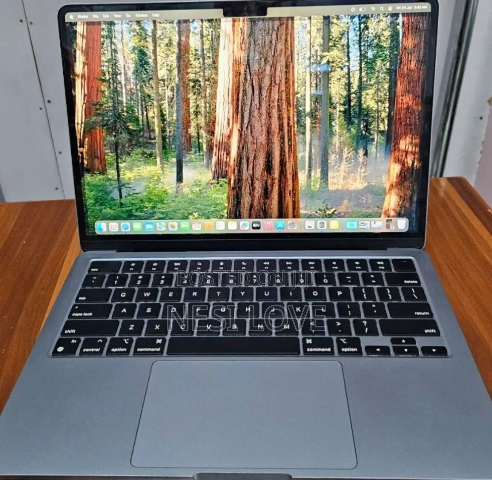 New Laptop Apple MacBook Air 2022 M2 8GB SSD 256GB
