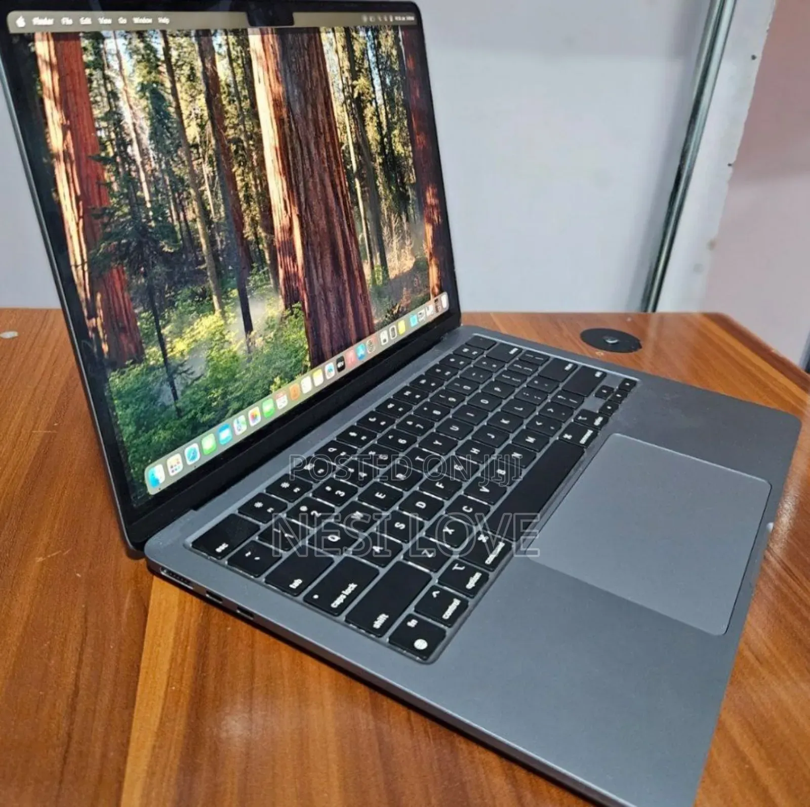 New Laptop Apple MacBook Air 2022 M2 8GB SSD 256GB